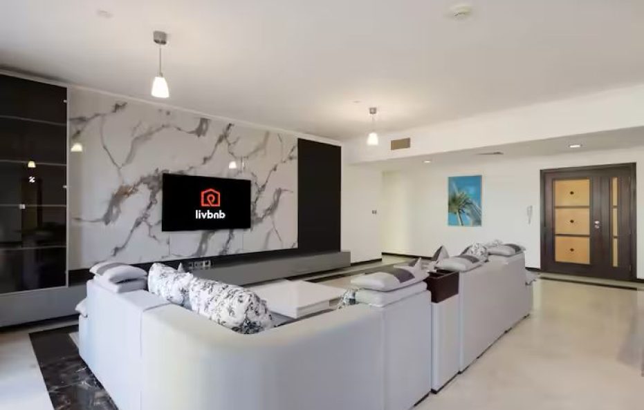 Luxury 3-Bedroom Apartment Near JBR Open Beach – Perfect for Your Holiday Stay! 🌊☀️