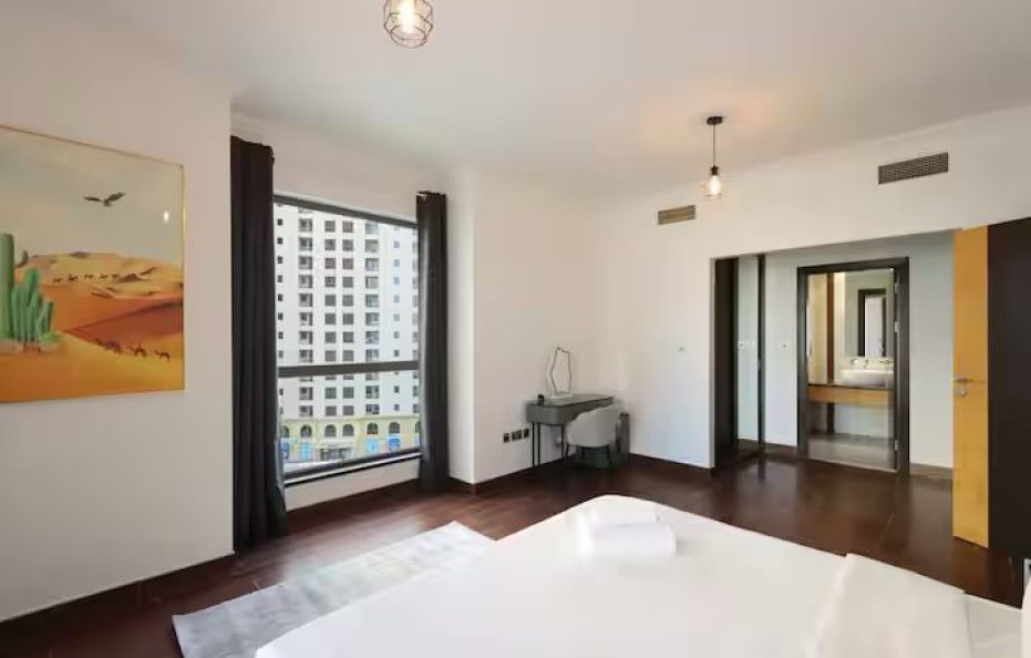 Luxury 3-Bedroom Apartment Near JBR Open Beach – Perfect for Your Holiday Stay! 🌊☀️